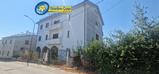 Foto Appartamento a Teramo Nepezzano di 140 m² con 5 locali in vendita