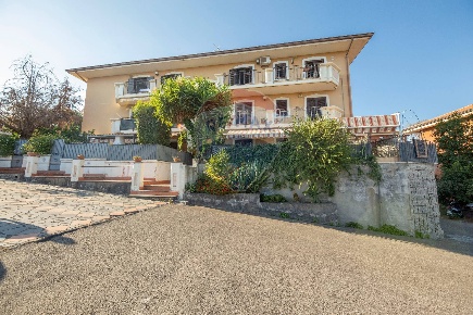 Foto Appartamento in Via Gravina, Tremestieri Etneo Centro di 133 m²