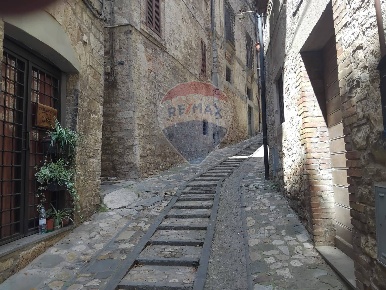 Foto Appartamento in San Fortunato, Todi Centro di 82 m² con 3 locali