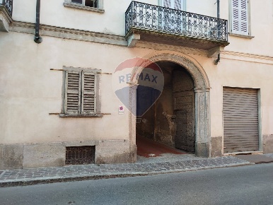 Foto Appartamento in Via Cavour, Stradella Centro di 105 m² con 3 locali