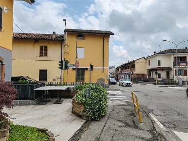 Foto Ristorante a Zelo Buon Persico di 400 m² con 10 locali in vendita