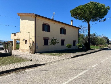 Foto Rustico a Scerni Centro di 166 m² con 5 locali in vendita