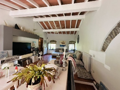 Foto Appartamento a Ameglia Centro di 110 m² con 4 locali in vendita