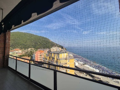 Foto Appartamento in Piazza del Popolo 8, Deiva Marina Centro di 95 m²