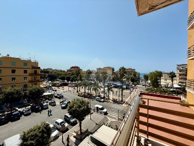 Foto Appartamento in Via Ancona, Ladispoli di 90 m² con 4 locali in vendita