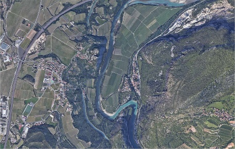Foto Terreno agricolo in Frazione di Ceraino, Dolcè Ceraino di 43995 m²