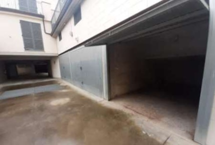 Foto Box in Via san Carlo, Nizza Monferrato di 15 m² con 1 locali
