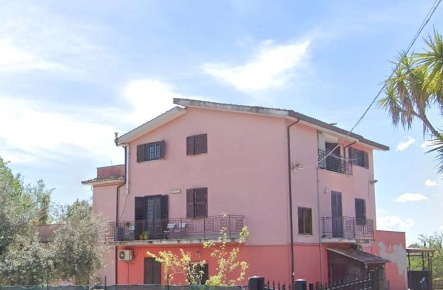 Foto Appartamento in Via San Sebastiano, Fiano Romano di 197 m² in vendita