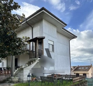 Foto Casa indipendente in Via Tor Paluzzi, Albano Laziale Cecchina di 69 m²