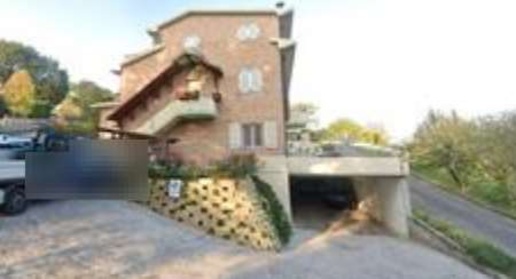 Foto Appartamento in Via del Monte, Petriano di 90 m² con 4 locali