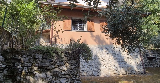 Foto Villa unifamiliare a Massa San Carlo - Antona di 159 m² con 6 locali