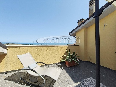 Foto Appartamento a San Costanzo di 90 m² con 6 locali in vendita