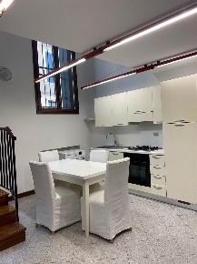 Foto Appartamento a Padova Piazze - Duomo di 97 m² con 4 locali in affitto