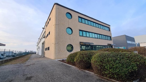 Foto Capannone industriale a Carpi di 1966 m² in vendita