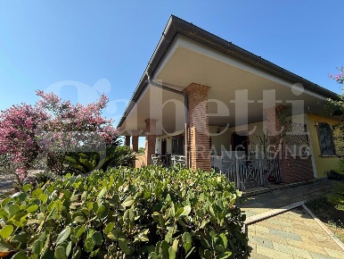 Foto Villa singola in CASTELLO DI MIRAMARE, Nettuno di 336 m² con 5 locali