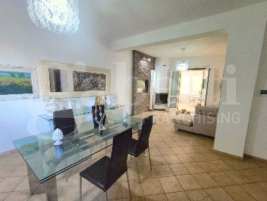 Foto Villa unifamiliare in Via Giardini del Conte 257, Valderice di 300 m²