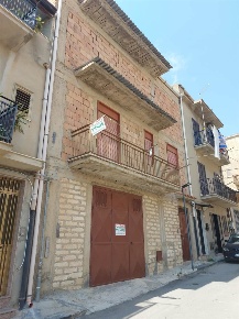 Foto Casa indipendente a Camastra di 191 m² con 6 locali in vendita