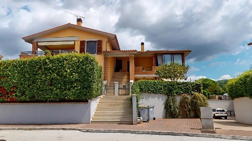 Foto Appartamento in Vocabolo San Rocco Basso snc, Todi di 114 m²