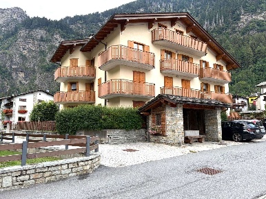 Foto Appartamento in Via Iseli 30, Campodolcino Centro di 52 m² in vendita