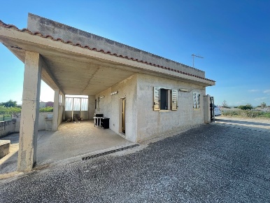 Foto Villa unifamiliare in Via dei Ciclamini, Ispica di 70 m² con 3 locali