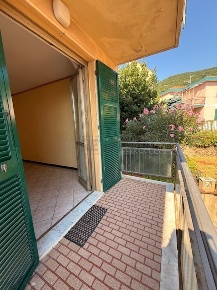Foto Appartamento in Via Millelire, Bergeggi di 100 m² con 5 locali