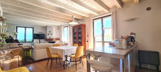 Foto Appartamento in Via Armando Diaz 5, Passirano Centro di 142 m²