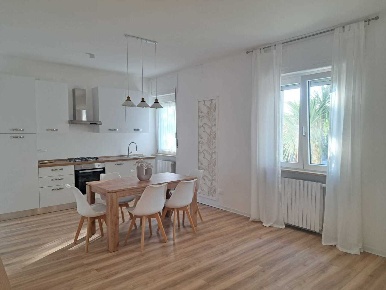 Foto Appartamento a Lanciano di 90 m² con 5 locali in affitto