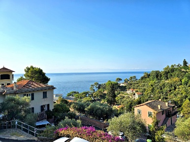 Foto Appartamento in Via L. Bernabò Brea 8, Zoagli Centro di 86 m²