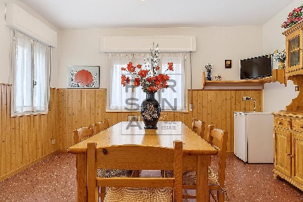 Foto Appartamento a Castello Tesino Centro di 63 m² con 4 locali in vendita