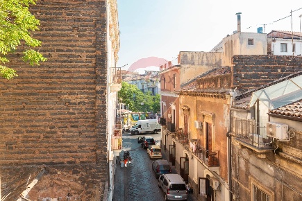 Foto Appartamento in Via Zuccarelli, Catania Via delle Calcare di 90 m²