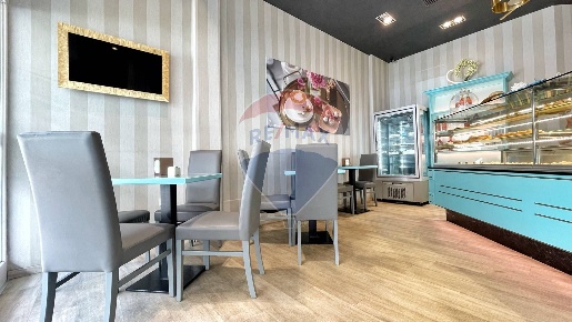 Foto Attività commerciale in via roma, Arzergrande Centro di 100 m²