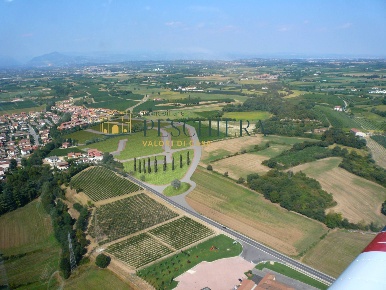 Foto Terreno residenziale in Via Dottor Mario Massagrande, di 1364 m²