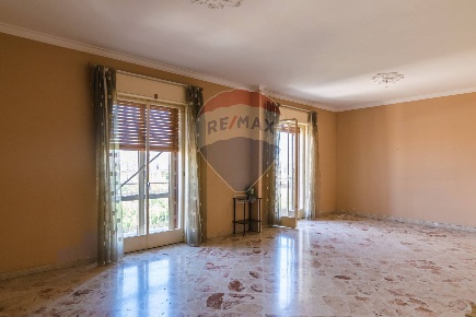 Foto Appartamento in Via Salvatore Citelli, Catania di 95 m² con 3 locali