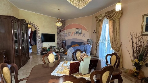 Foto Appartamento in VIA MONGIBELLO, Belpasso Piano Tavola di 176 m²