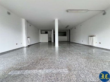 Foto Negozio in via roma, Mozzecane Centro di 130 m² con 1 locali