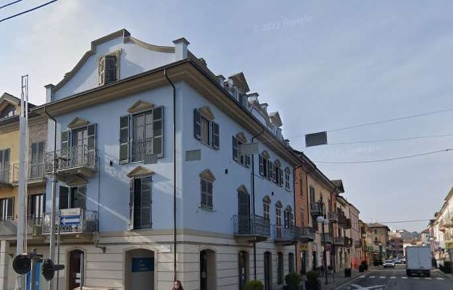 Foto Appartamento in Via San Carlo, Nizza Monferrato di 112 m² con 4 locali