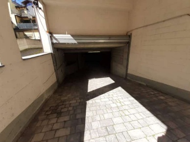 Foto Box in Via S. Carlo, Nizza Monferrato di 26 m² con 1 locali in vendita