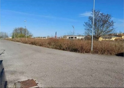 Foto Terreno edificabile in Via Nenni, Fratta Polesine Centro di 2202 m²