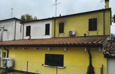 Foto Appartamento in Via Casona, Ravenna San Michele di 129 m² con 6 locali