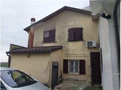 Foto Casa indipendente in Via Valle Amara, Alfonsine di 147 m² con 7 locali