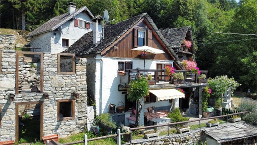 Foto Baita in Località Dreuza x, Varzo di 80 m² con 3 locali in vendita