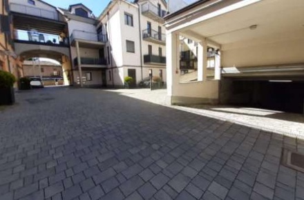 Foto Box in Via San Carlo, Nizza Monferrato di 16 m² con 1 locali