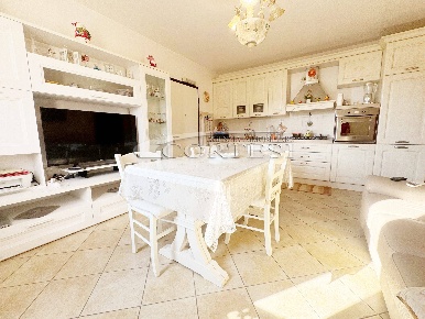 Foto Appartamento a Monte Porzio di 70 m² con 4 locali in vendita