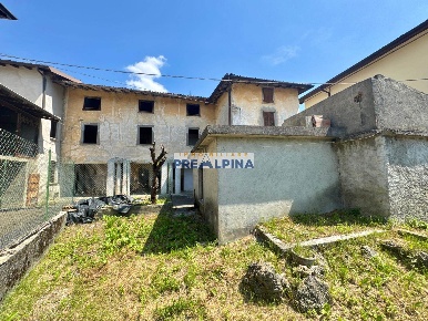 Foto Case semi ndipendenti in Via De Ocha 6, Gandino Centro di 256 m²