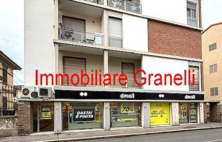 Foto Negozio a Firenze Campo di Marte di 207 m² in vendita