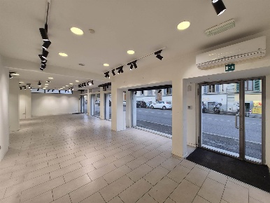 Foto Negozio a Firenze Campo di Marte di 205 m² in vendita