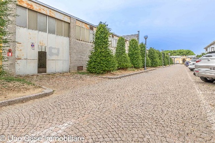 Foto Capannone industriale in via IV novembre, Santhià Semicentro di 400 m²
