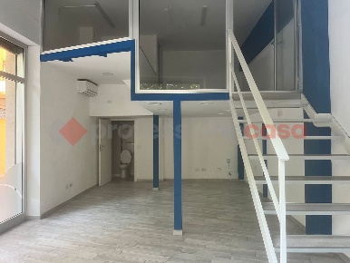 Foto Negozio in Via Enrico de Nicola 196, Cassino Centro di 47 m²