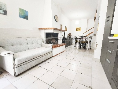 Foto Casa indipendente a San Costanzo di 60 m² con 4 locali in vendita