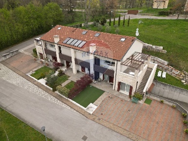 Foto Appartamento in Via Santa Fosca, Pederobba di 70 m² con 3 locali